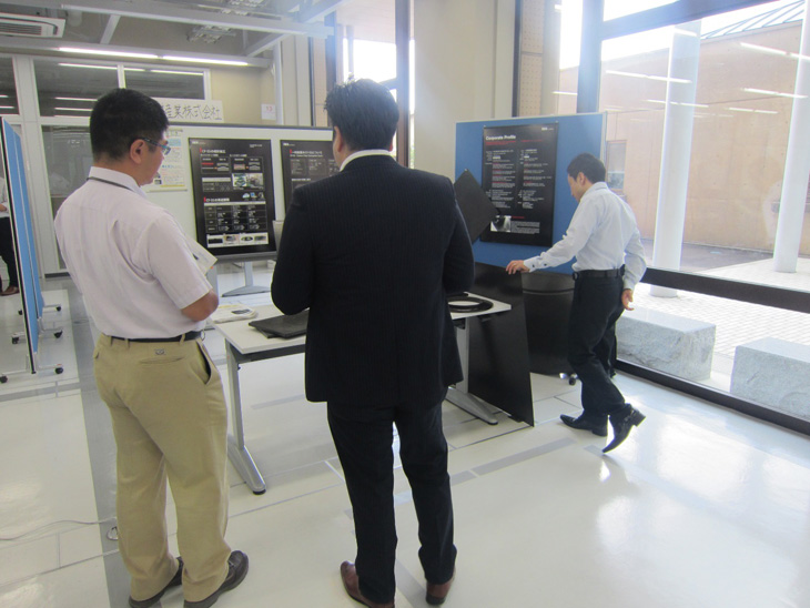 出展者ブース(2)